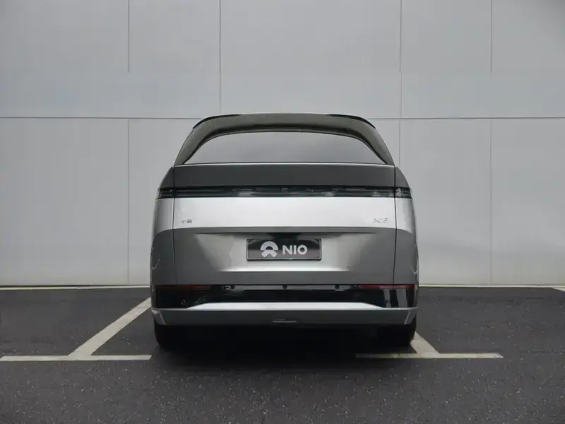 2024 Xpeng X9 с пробегом 36 700 км