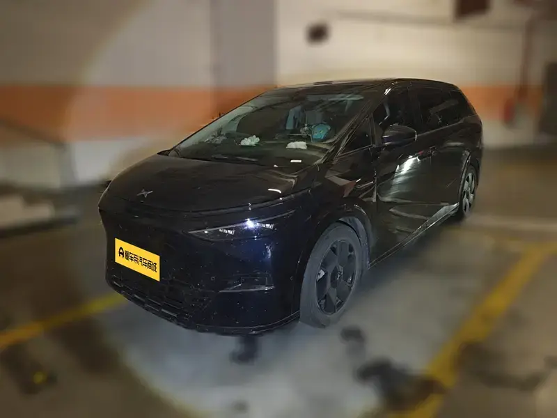 2024 Xpeng X9 с пробегом 98 600 км
