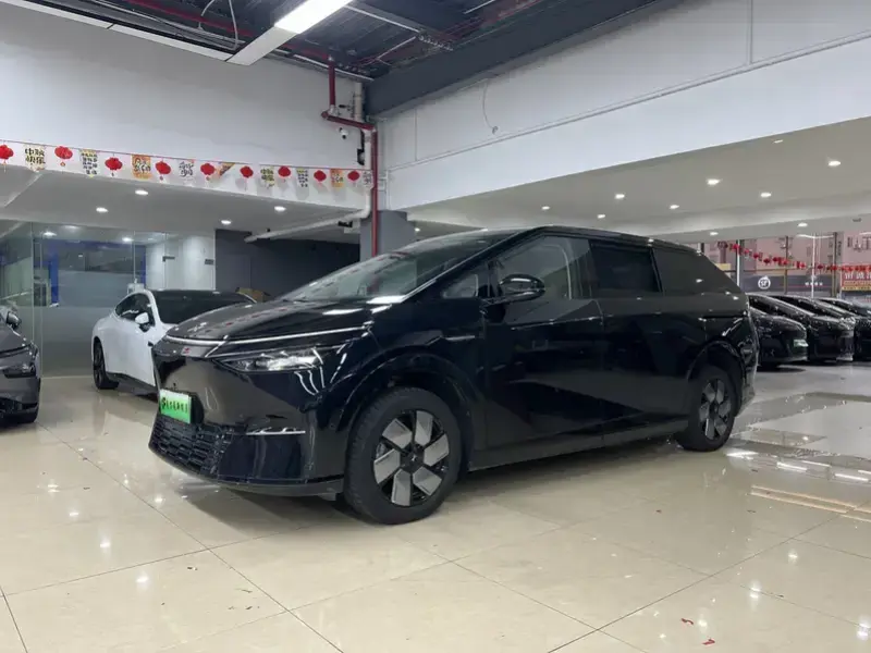 2024 Xpeng X9 с пробегом 60 000 км
