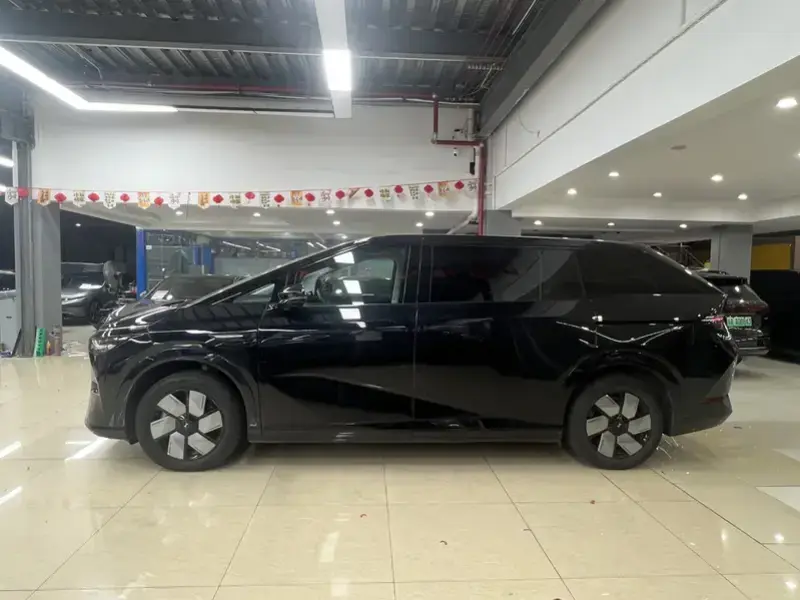 2024 Xpeng X9 с пробегом 60 000 км