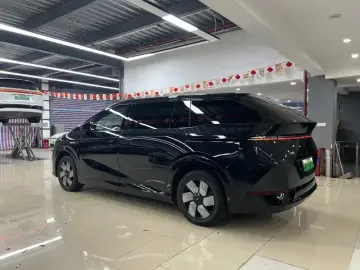 2024 Xpeng X9 с пробегом 60 000 км