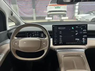 2024 Xpeng X9 с пробегом 60 000 км