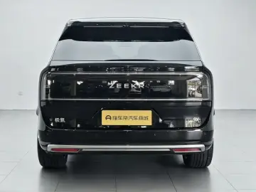 2025 Zeekr 9X с пробегом 8 300 км