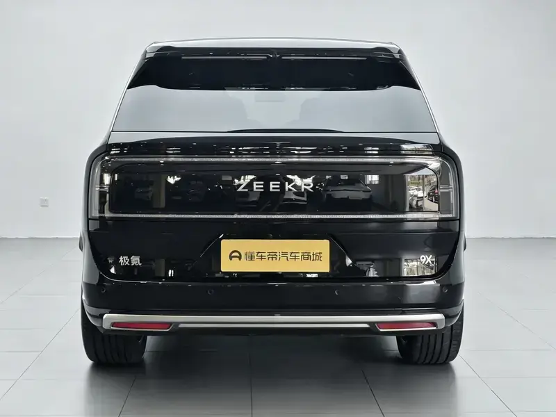 2025 Zeekr 9X с пробегом 8 300 км