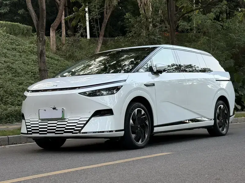 2024 Xpeng X9 с пробегом 60 000 км