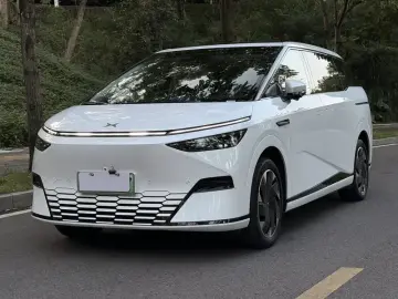 2024 Xpeng X9 с пробегом 60 000 км