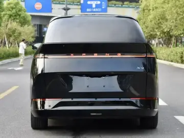 2024 Xpeng X9 с пробегом 44 000 км