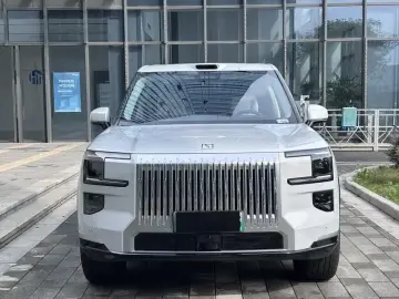 2025 Zeekr 9X с пробегом 20 100 км
