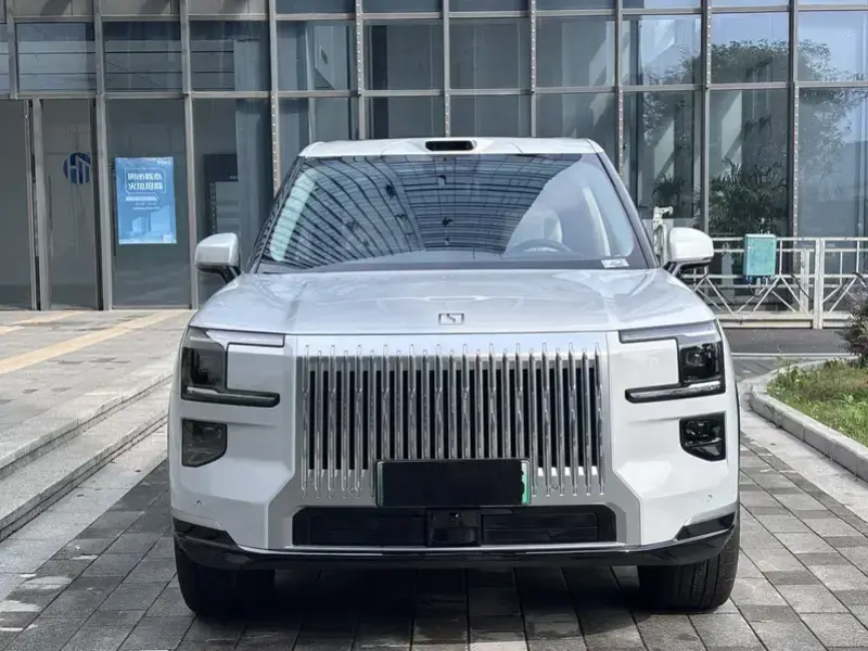 2025 Zeekr 9X с пробегом 20 100 км