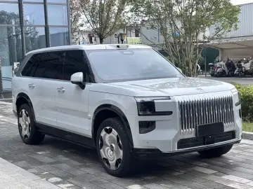 2025 Zeekr 9X с пробегом 20 100 км
