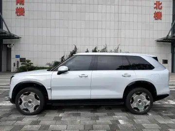 2025 Zeekr 9X с пробегом 20 100 км