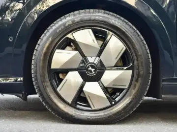 2024 Xpeng X9 с пробегом 44 000 км