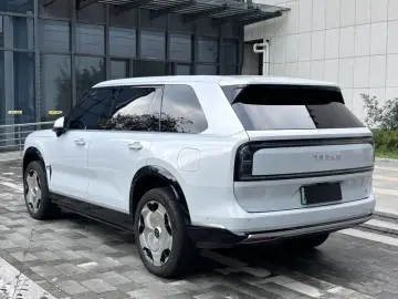 2025 Zeekr 9X с пробегом 20 100 км