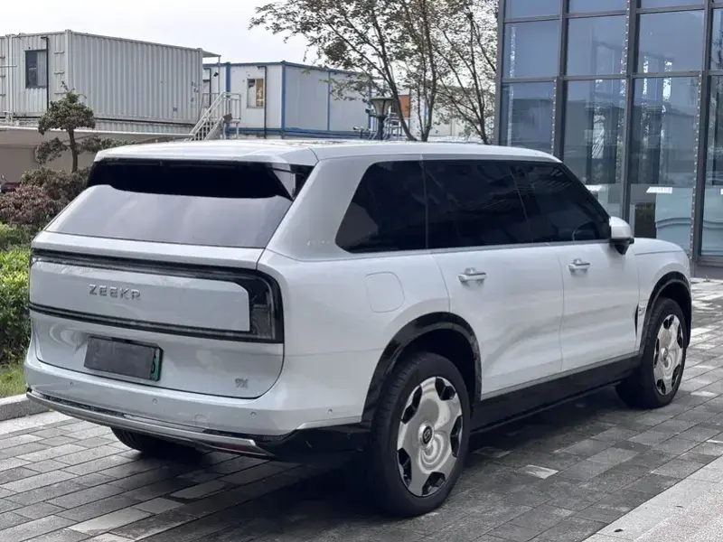2025 Zeekr 9X с пробегом 20 100 км