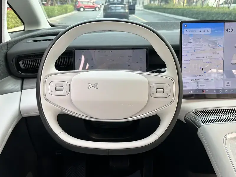 2024 Xpeng X9 с пробегом 44 000 км
