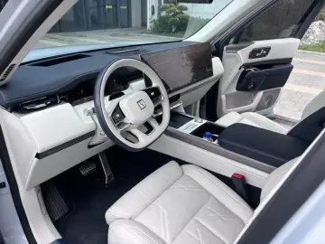 2025 Zeekr 9X с пробегом 20 100 км