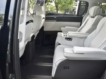 2024 Xpeng X9 с пробегом 44 000 км