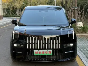 2023 Zeekr 009 с пробегом 147 000 км