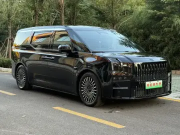 2023 Zeekr 009 с пробегом 147 000 км
