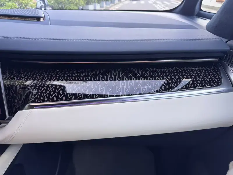2023 Zeekr 009 с пробегом 18 000 км