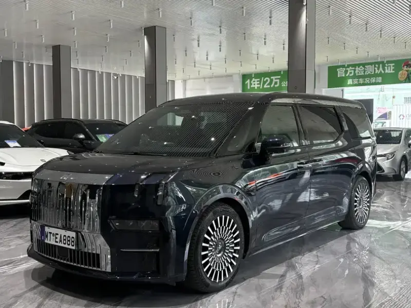 2023 Zeekr 009 с пробегом 81 000 км