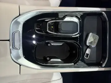 2023 Zeekr 009 с пробегом 81 000 км