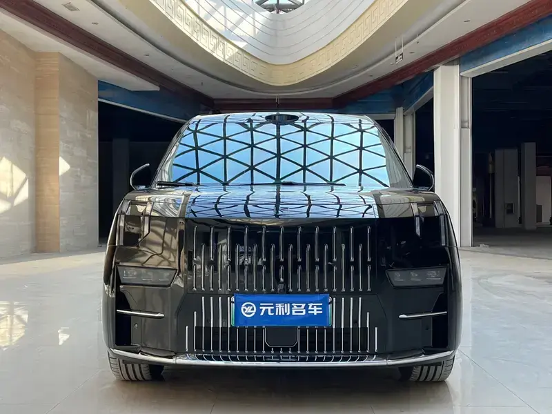 2024 Zeekr 009 с пробегом 65 000 км