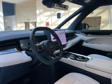 2024 Zeekr 009 с пробегом 65 000 км