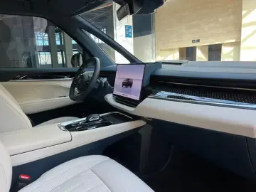 2024 Zeekr 009 с пробегом 65 000 км
