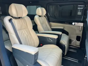 2024 Zeekr 009 с пробегом 65 000 км