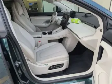 2026 Luxeed R7 с пробегом 15 000 км
