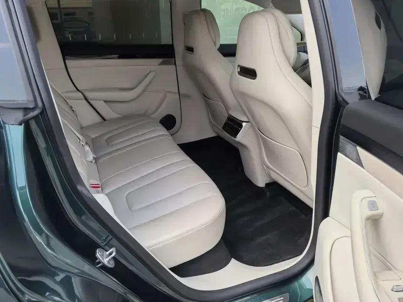 2026 Luxeed R7 с пробегом 15 000 км