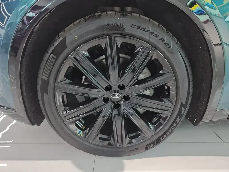 2026 Luxeed R7 с пробегом 13 400 км