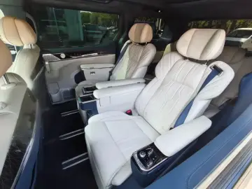 2023 Zeekr 009 с пробегом 93 000 км