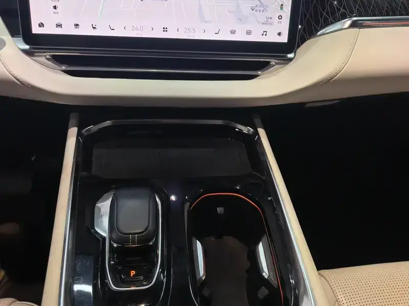 2023 Zeekr 009 с пробегом 68 000 км