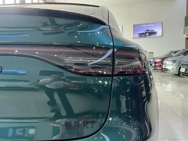 2026 Luxeed R7 с пробегом 7 000 км