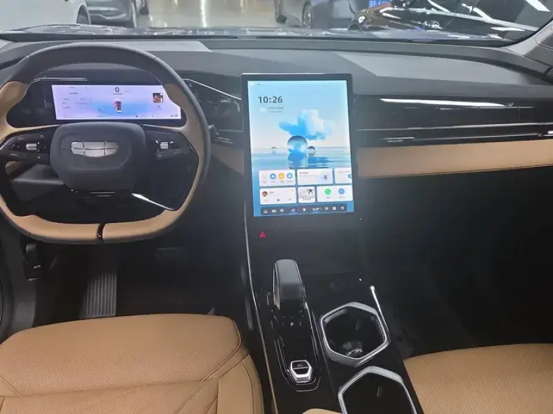 2023 Geely Boyue L с пробегом 16 000 км