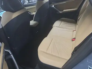 2023 Geely Boyue L с пробегом 16 000 км
