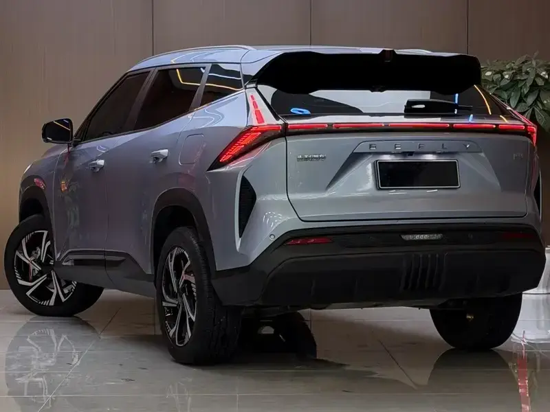 2024 Geely Atlas Pro с пробегом 31 000 км