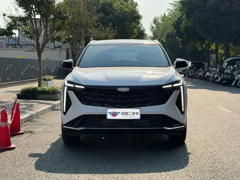 2024 Geely Atlas Pro с пробегом 18 000 км