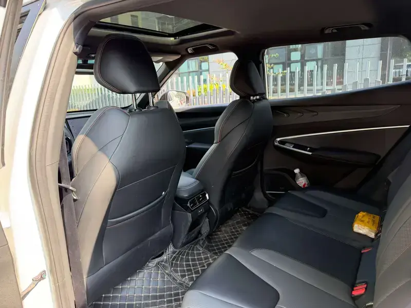 2024 Geely Atlas Pro с пробегом 18 000 км
