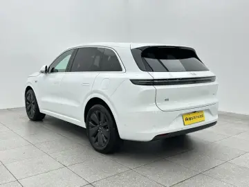 2025 Li Auto (Lixiang) L6 с пробегом 1 200 км