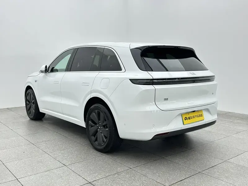 2025 Li Auto (Lixiang) L6 с пробегом 1 200 км