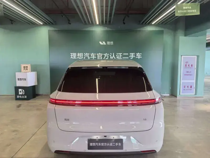 2025 Li Auto (Lixiang) L6 с пробегом 14 500 км