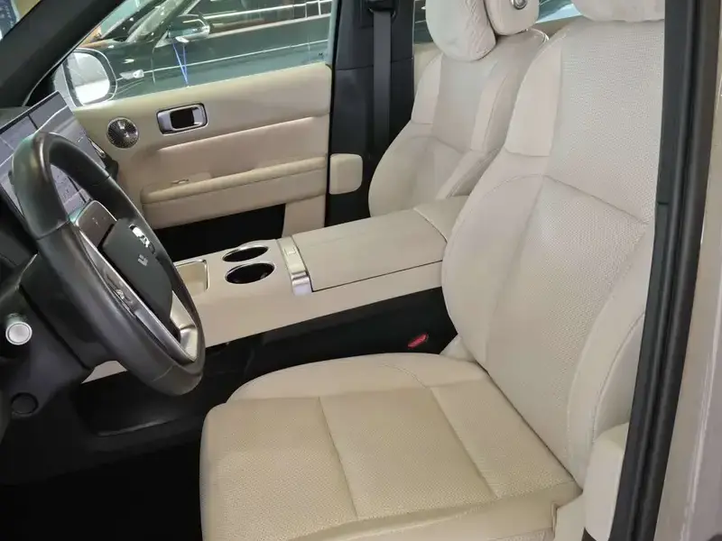 2025 Li Auto (Lixiang) L6 с пробегом 14 500 км