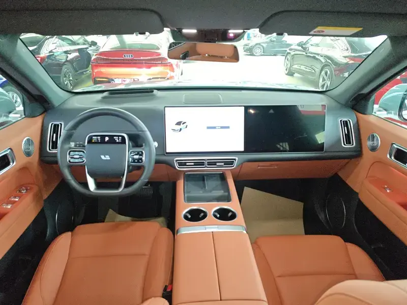 2025 Li Auto (Lixiang) L6 с пробегом 11 100 км