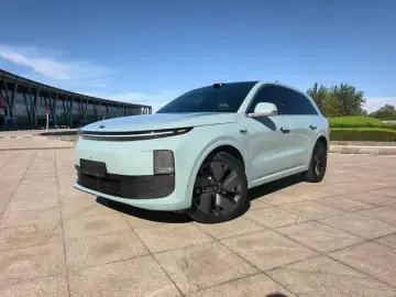 2025 Li Auto (Lixiang) L6 с пробегом 52 000 км