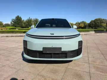 2025 Li Auto (Lixiang) L6 с пробегом 52 000 км