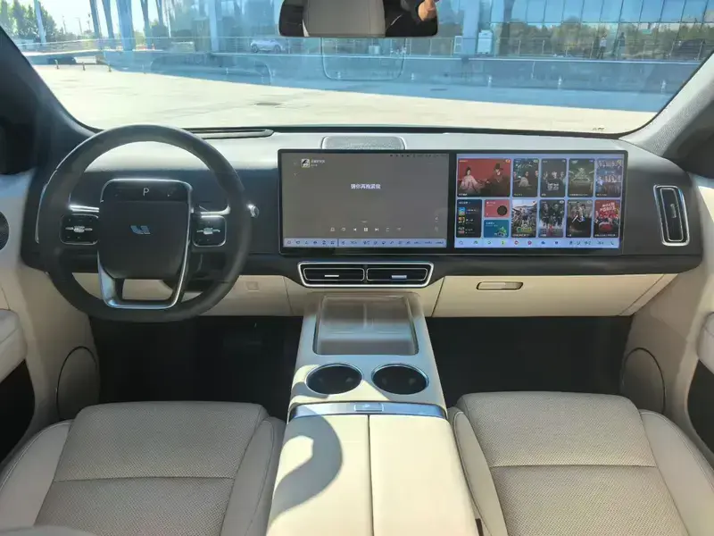 2025 Li Auto (Lixiang) L6 с пробегом 52 000 км