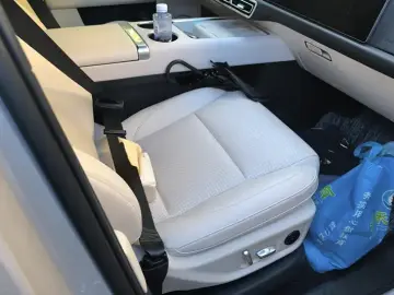 2025 Li Auto (Lixiang) L6 с пробегом 10 000 км
